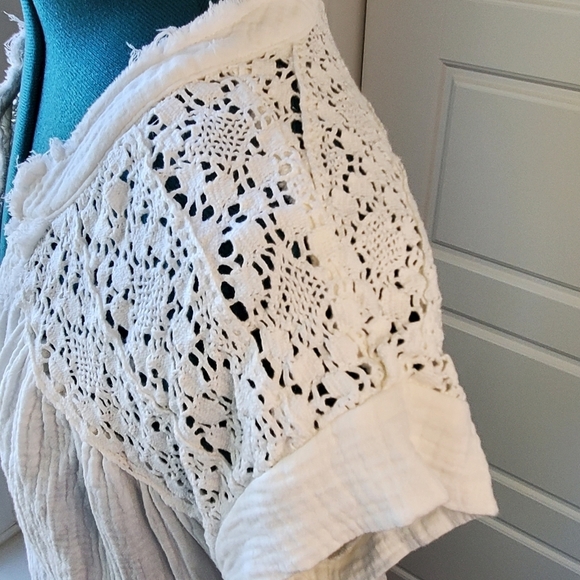 FRYE CREAM LACE EYELET BACK PANEL 100% COTTON SLEEVELESS BLOUSE TOP WOMEN MEDIUM - Picture 6 of 12